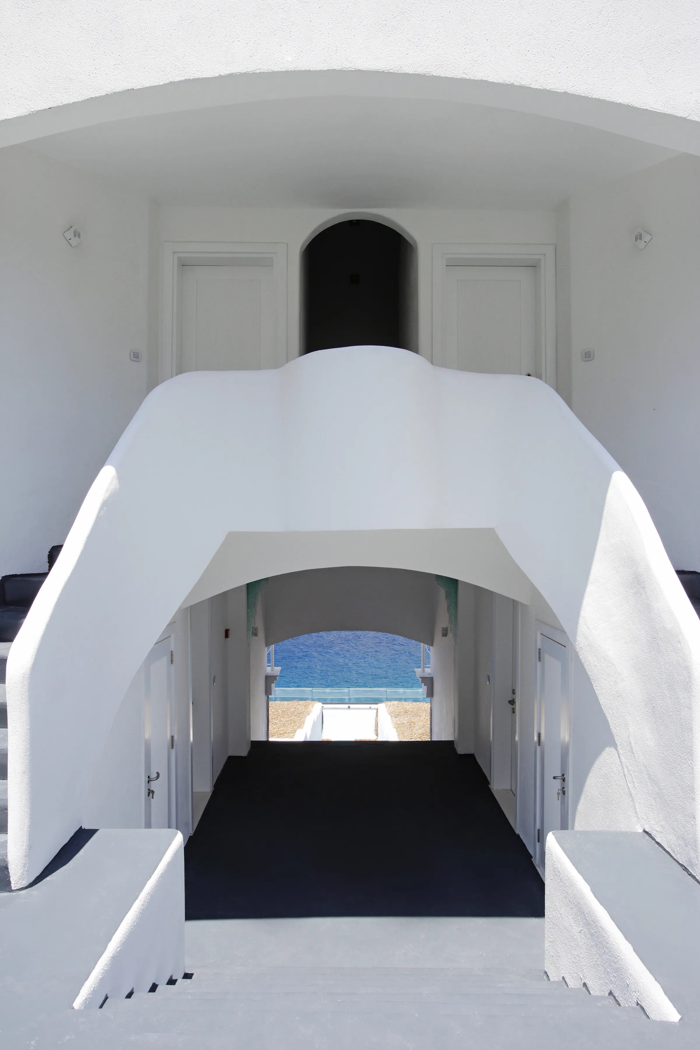 Alley Prime Hotel — interior view 8