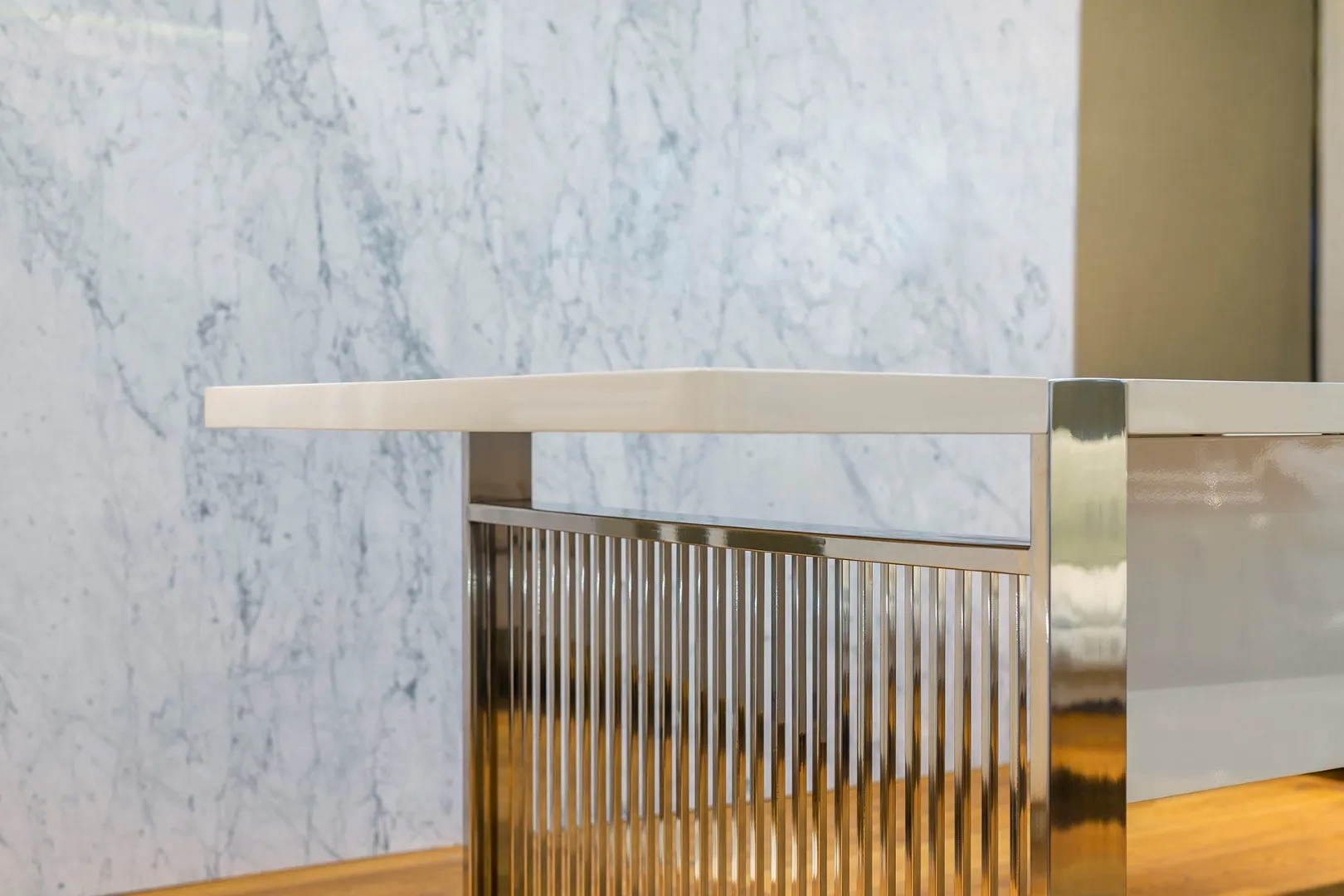 Antalya Aquarium Office — Bianco Carrara and chrome detail