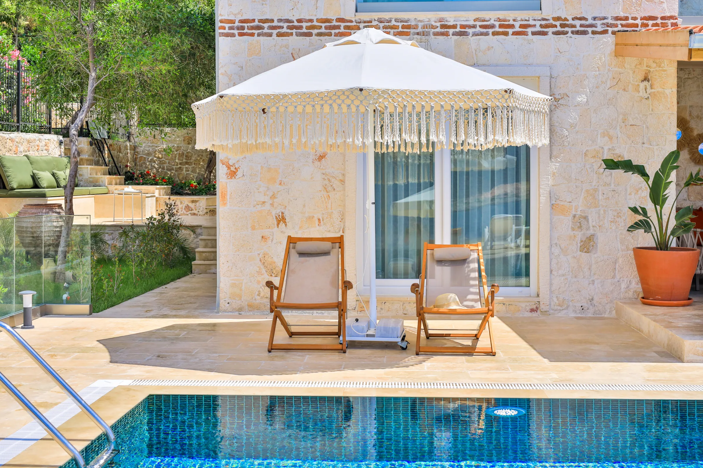 Villa Peninsula — interior view 3